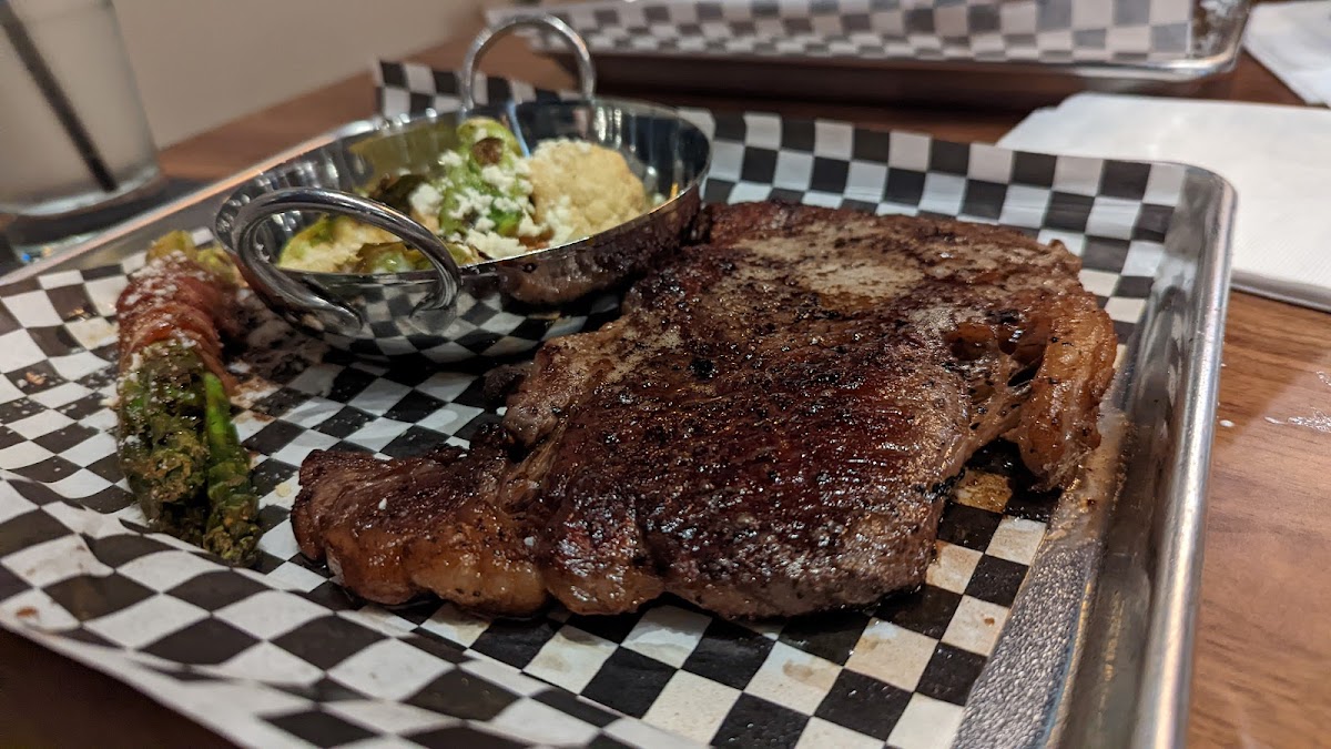 Klüddes Smokehouse + Saloon-10