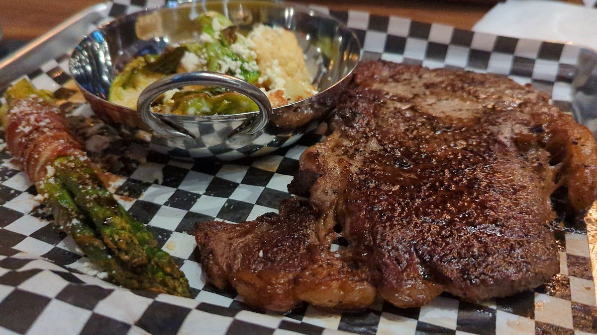 Klüddes Smokehouse + Saloon-2