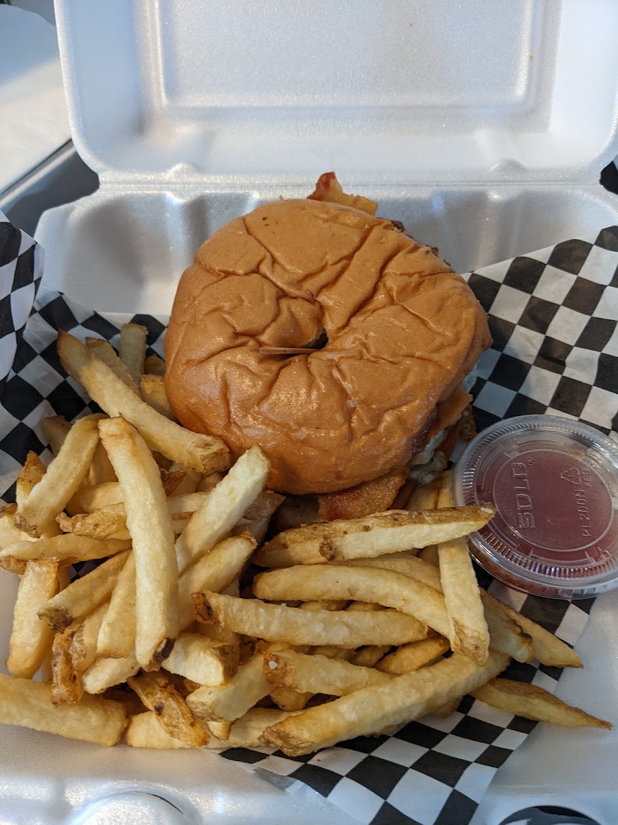 Klüddes Smokehouse + Saloon-7